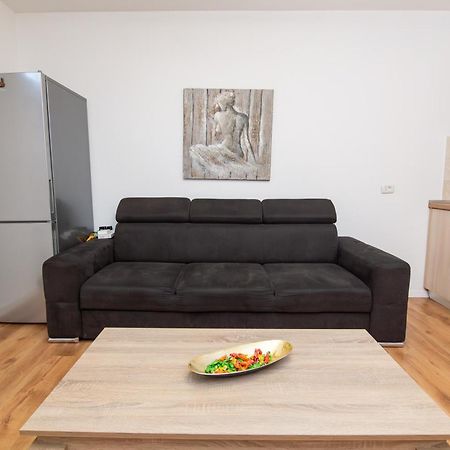 Grayhouse Apartment Arad Exterior photo